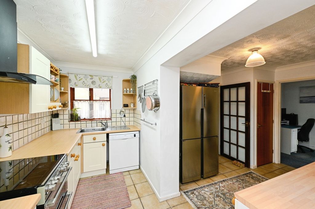 Property photo 3 of 21 Pbox-Img.Jpg