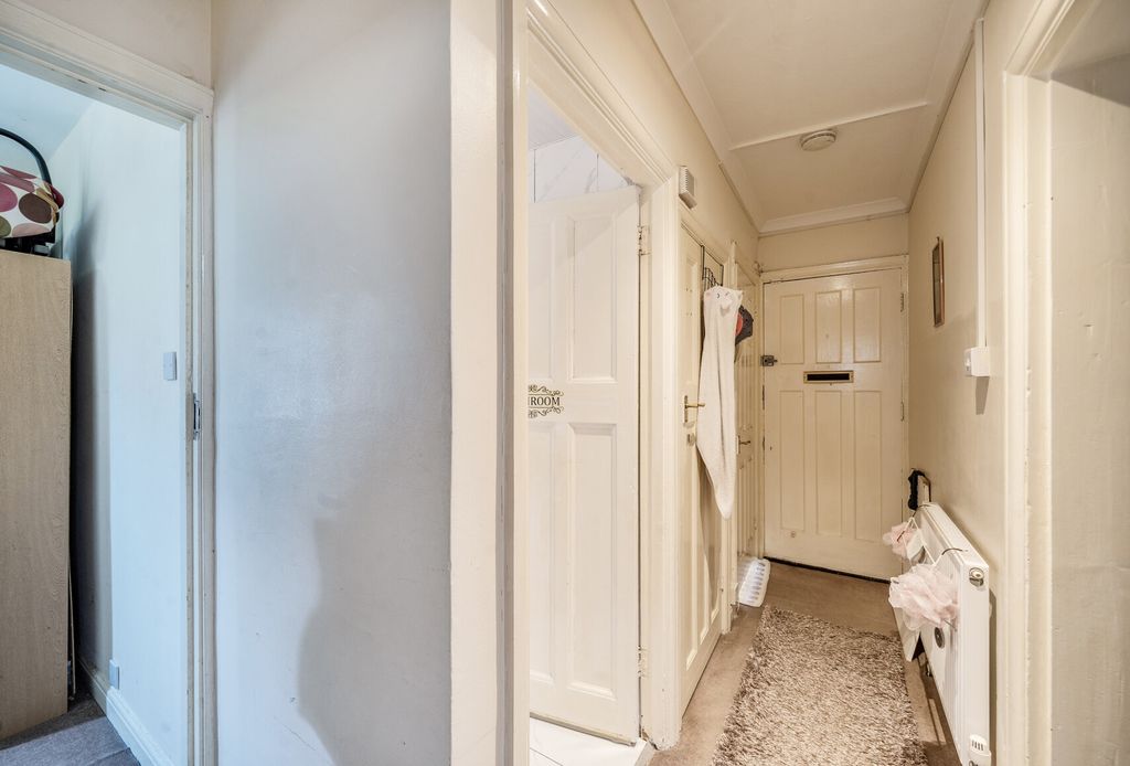Property photo 3 of 10 1331654-17-689Cad...