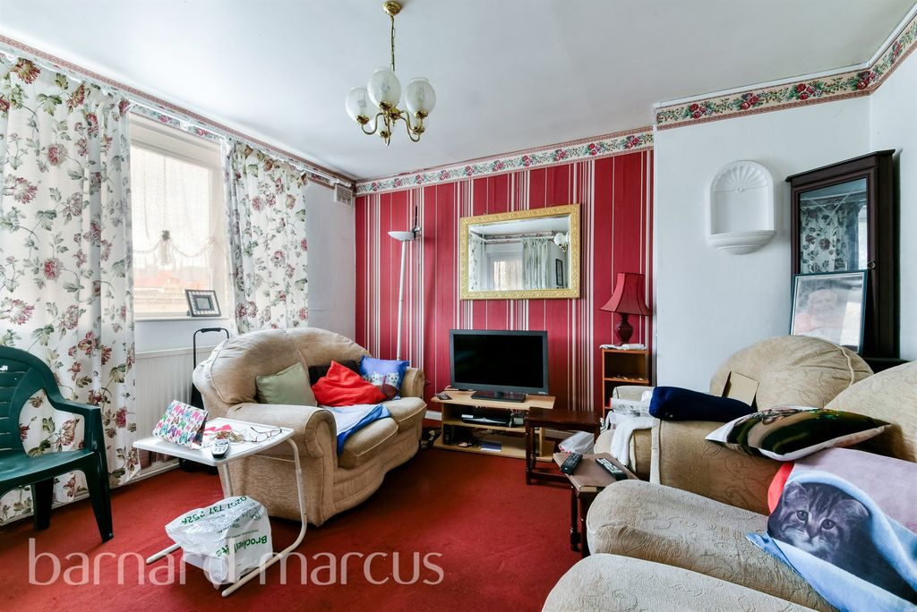 Property photo 3 of 8
