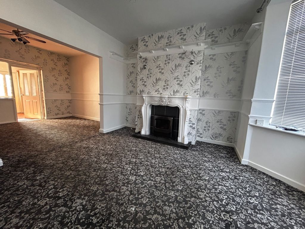 Property photo 2 of 7 4436830d-6d5B-43Be-8Ccb-c9A250886854