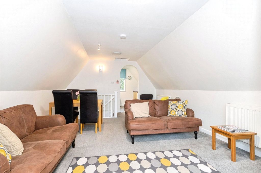 Property photo 3 of 15 Living Space