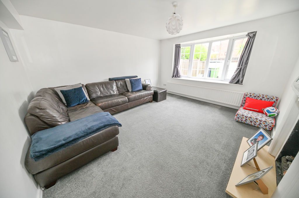 Property photo 3 of 15 Photo 7