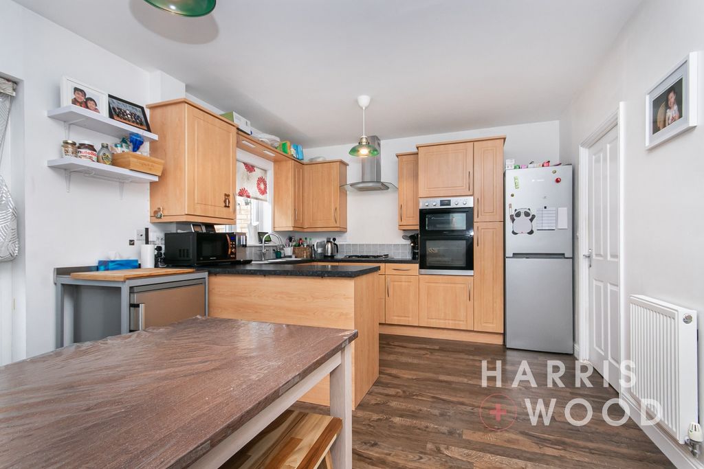Property photo 2 of 24 3823255