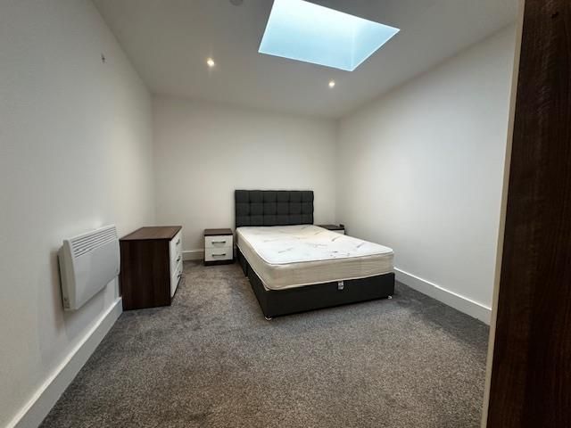 Property photo 3 of 4 Bed 16.Jpg