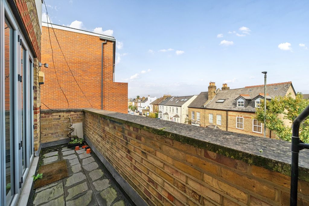 Property photo 3 of 11 Picture No. 13