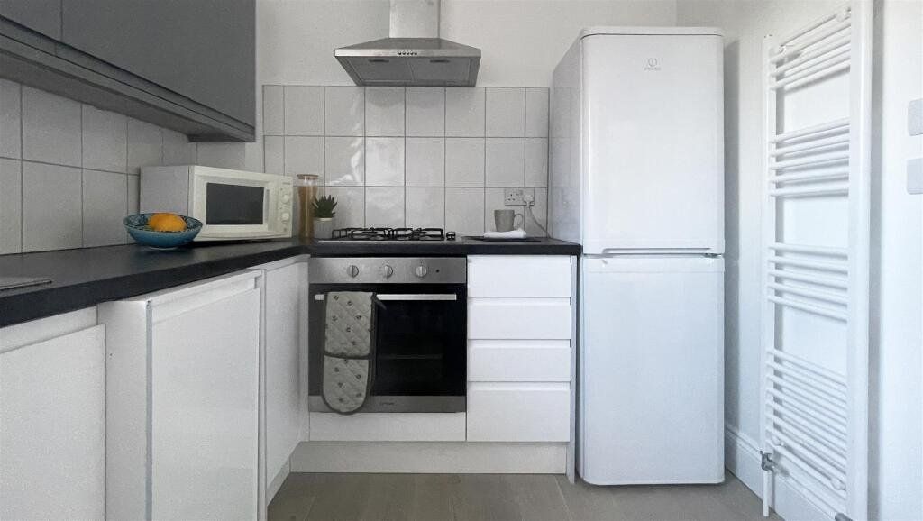 Property photo 3 of 8 Picture No. 02