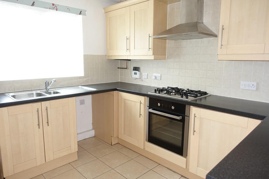 Property photo 2 of 17 Kitchen