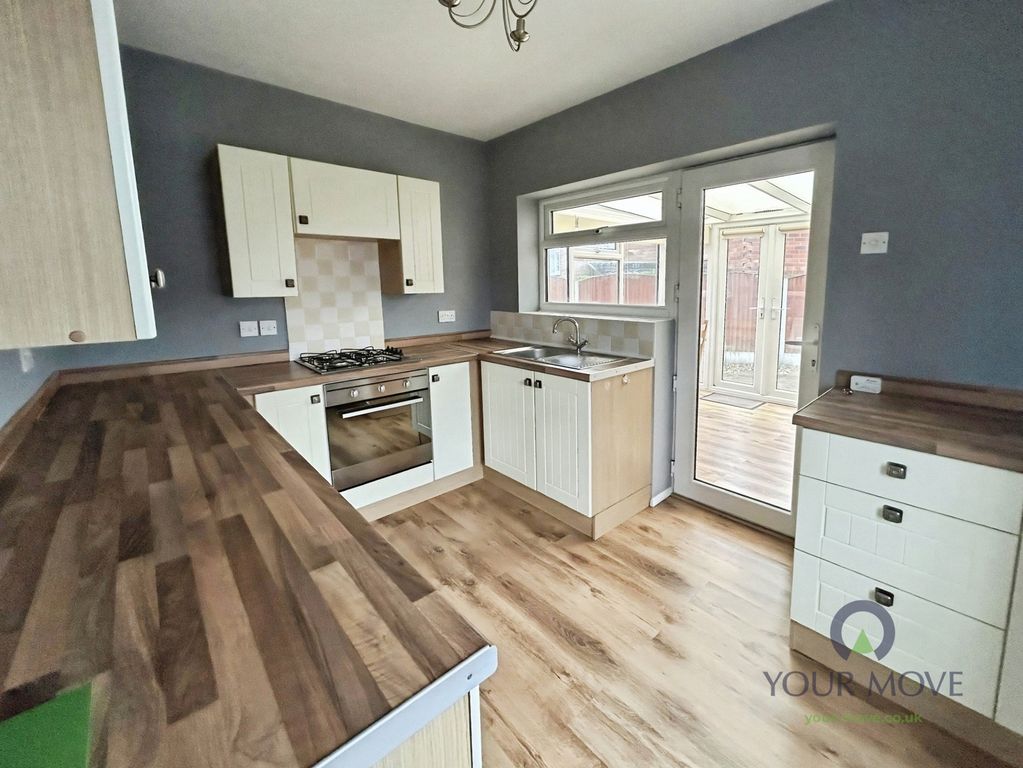 Property photo 3 of 16 Kitchen