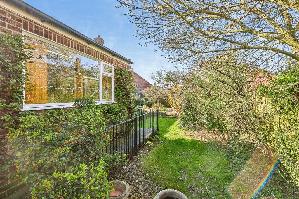 Property photo 3 of 18 Garden