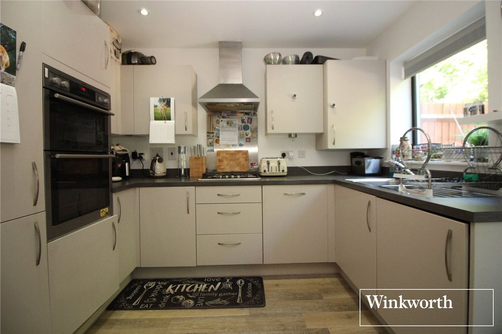 Property photo 3 of 16 Picture No. 12
