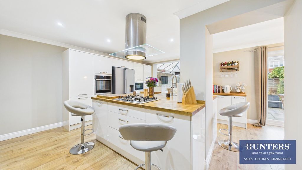 Property photo 2 of 26 Kitchen