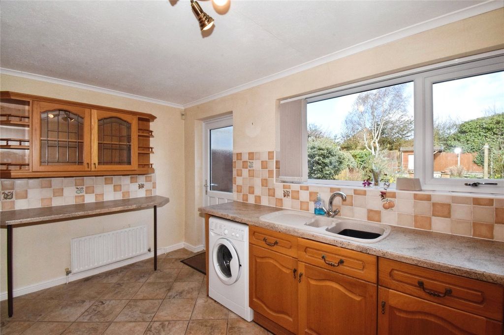 Property photo 2 of 17 Kitchen