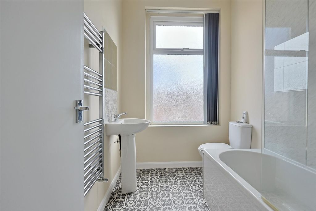 Property photo 3 of 9 24D88B32-0625-4397-Bcf3-CC53E8B8Fd5A_1_201_A.Jpeg