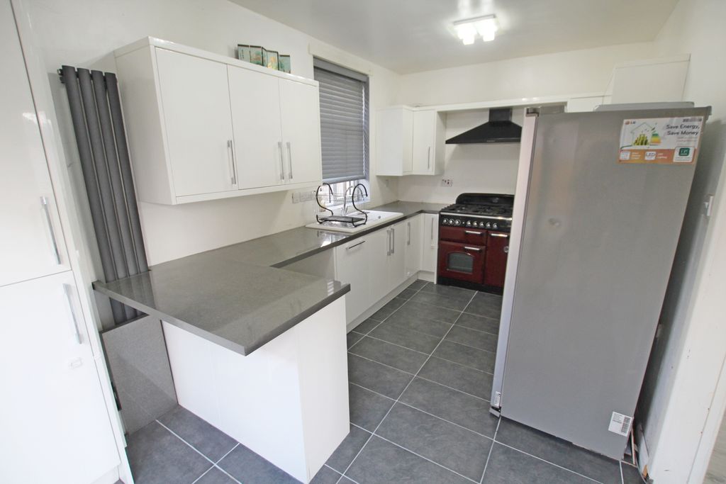 Property photo 3 of 7 4A