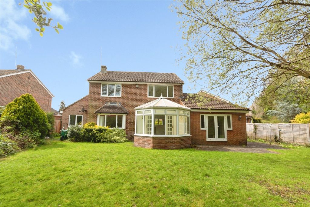 Property photo 2 of 12 Picture No. 18