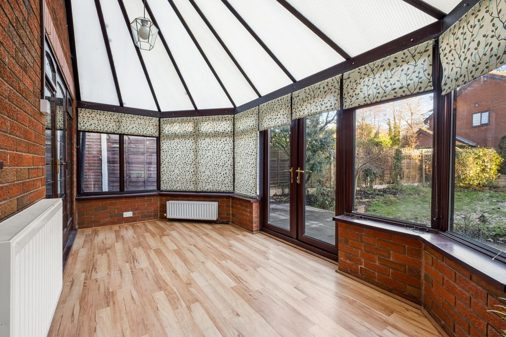 Property photo 3 of 20 Conservatory