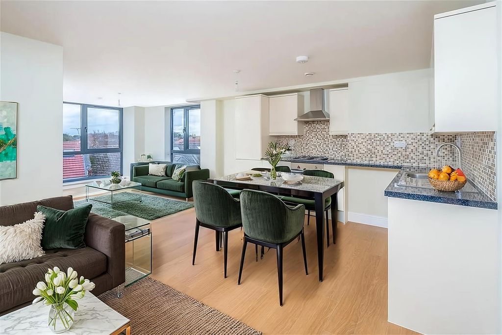 Property photo 1 of 8 Upscalemedia-Transformed (1).Png