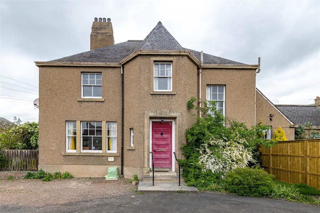 Property photo 1 of 31 St Marys Presbytery Kelso 36.Jpg