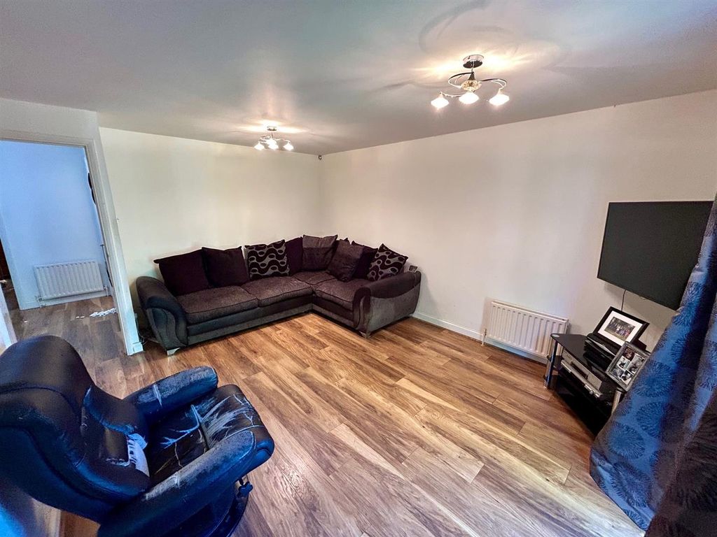 Property photo 3 of 10 3.Jpg