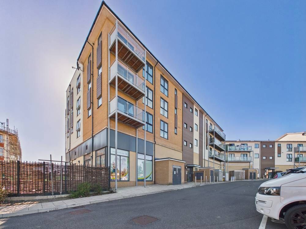 Property photo 1 of 15 Giraffe360-Still020