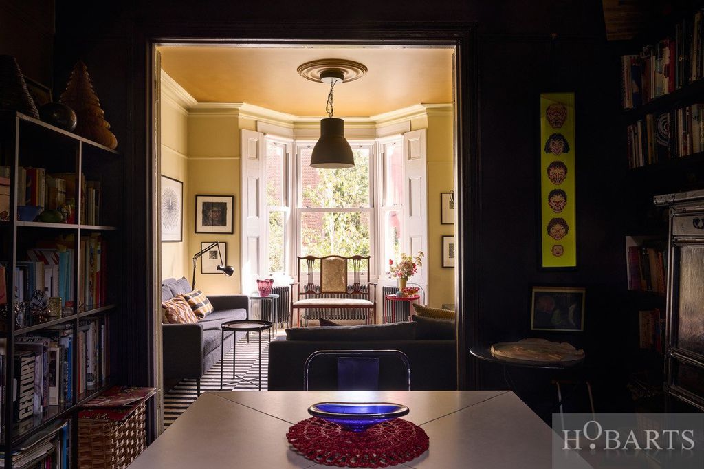 Property photo 2 of 17 Gallery