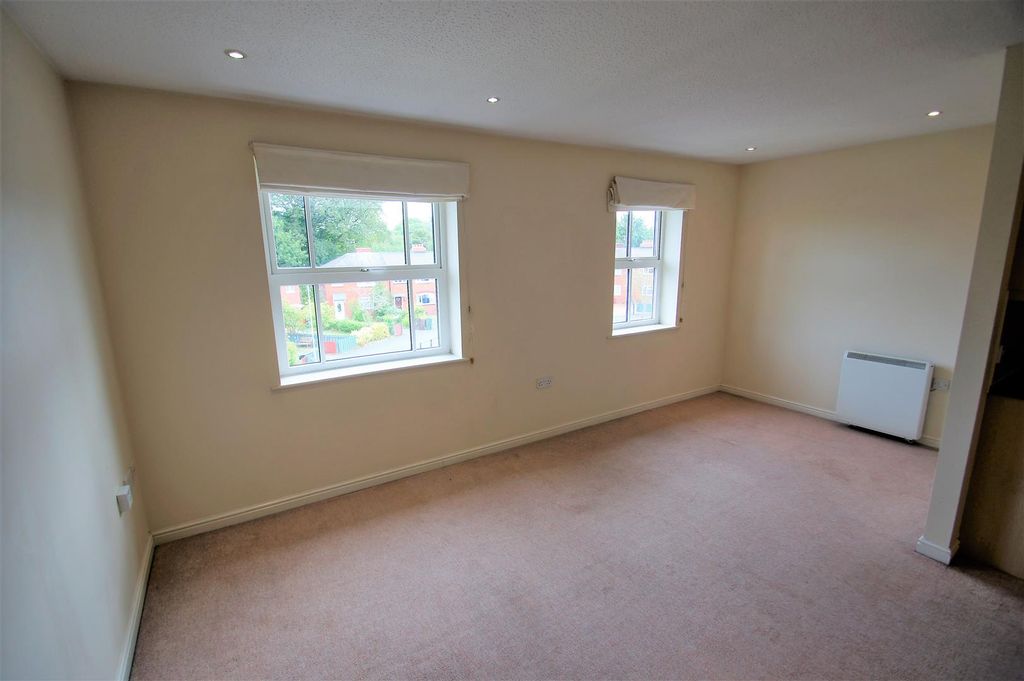 Property photo 3 of 23