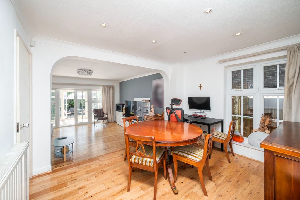 Property photo 2 of 14 5367494