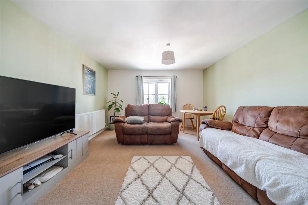 Property photo 3 of 14 13-6A4Fa3d0E0Aa2-1488642-19F4710A92155-13-13.Jpg
