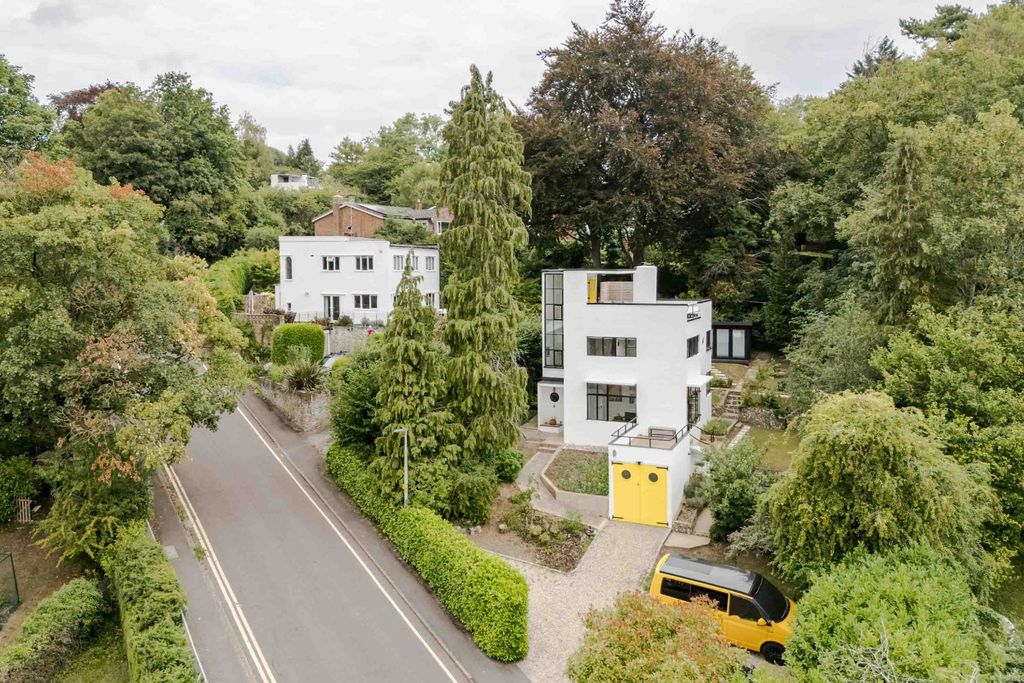 Property photo 1 of 30
