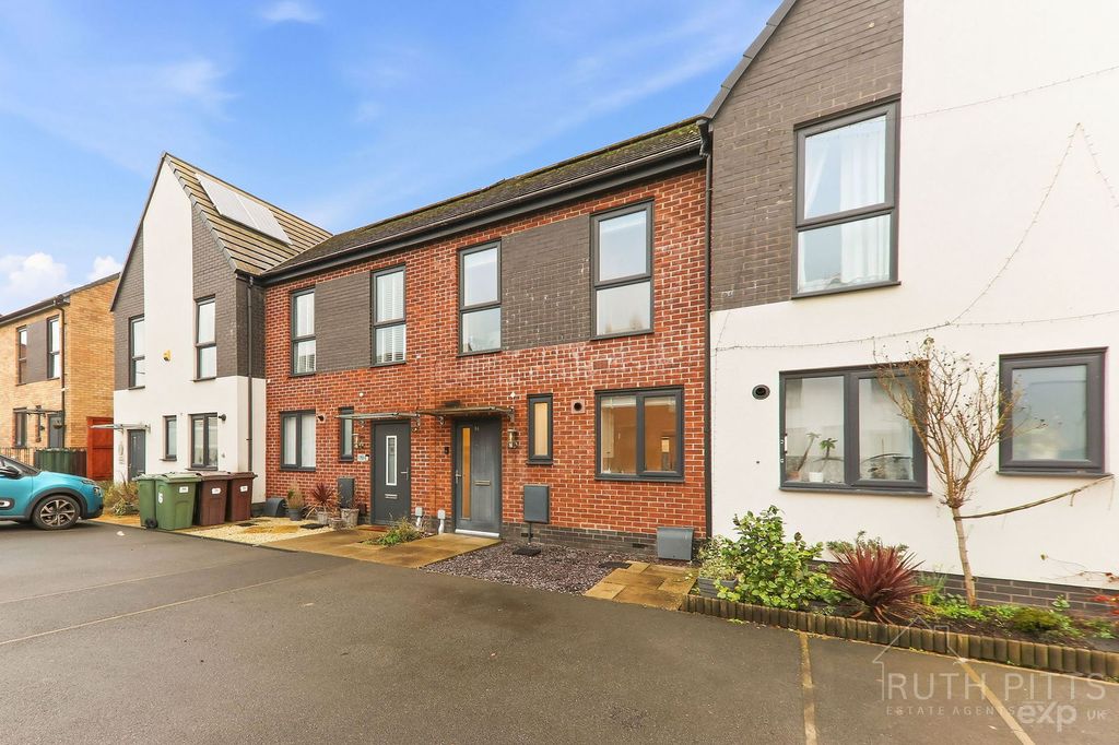 Property photo 2 of 25