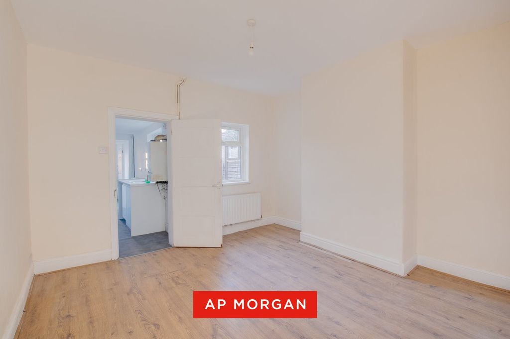 Property photo 3 of 12 Picture No. 06