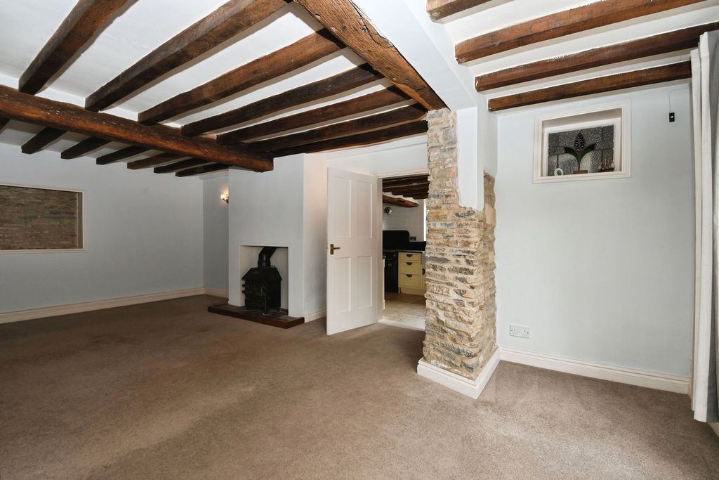 Property photo 3 of 25