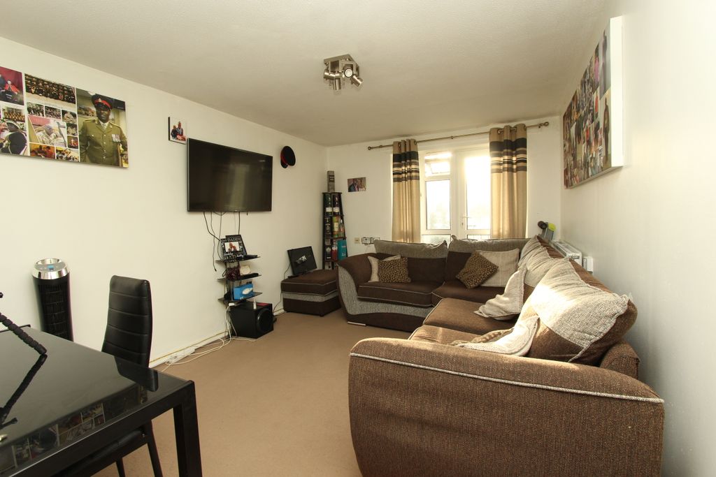 Property photo 2 of 5 Lounge