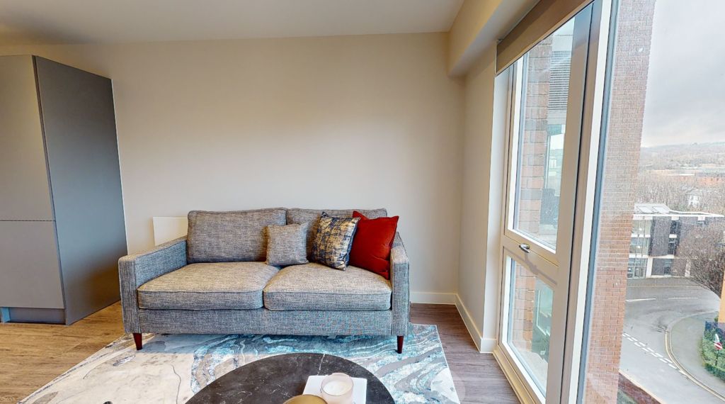Property photo 1 of 18 Living Room