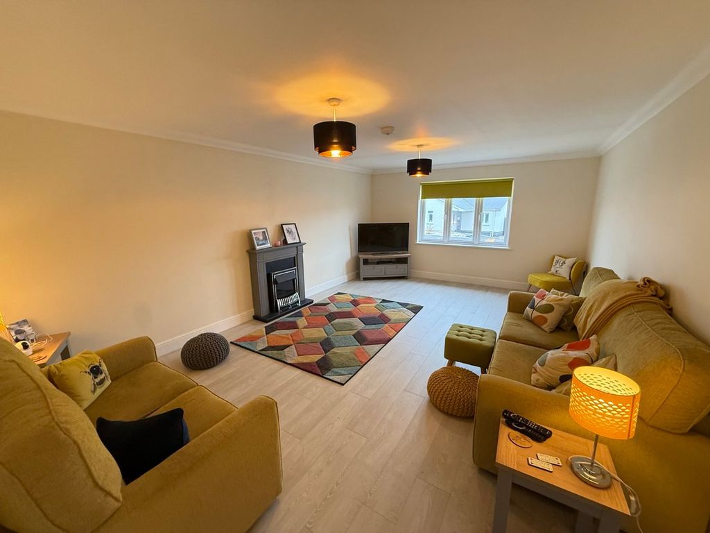 Property photo 3 of 38