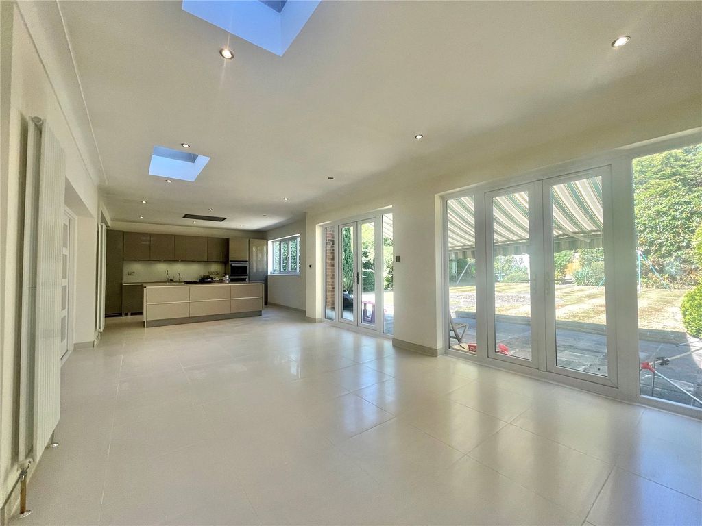 Property photo 2 of 19 Picture No. 21