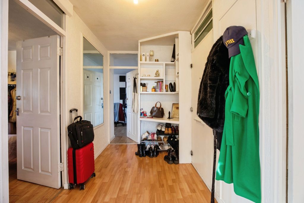 Property photo 2 of 19 Lobby