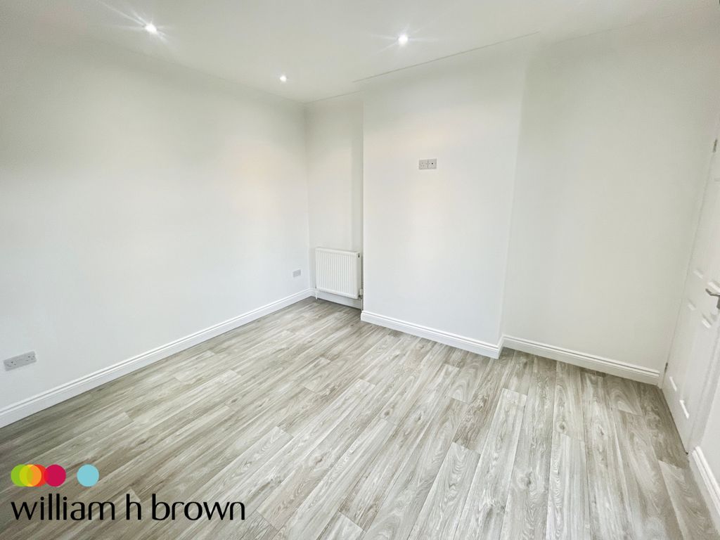 Property photo 3 of 10 View