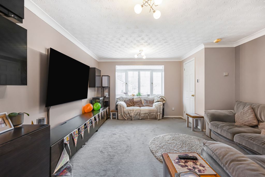 Property photo 3 of 20 Living Room