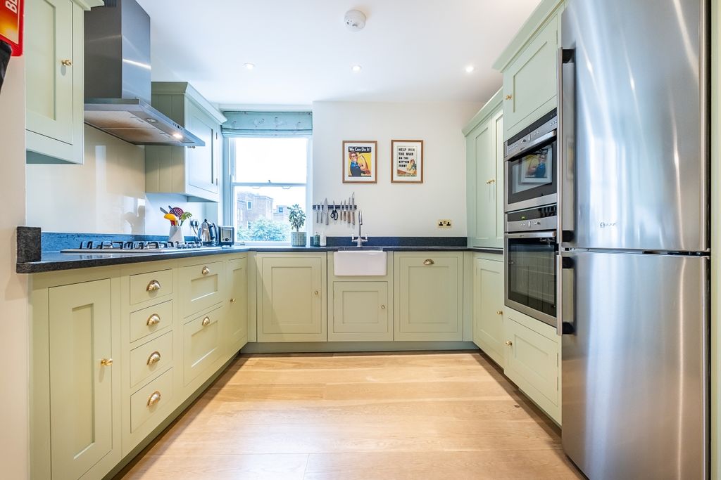 Property photo 3 of 19 Smith-Street-08