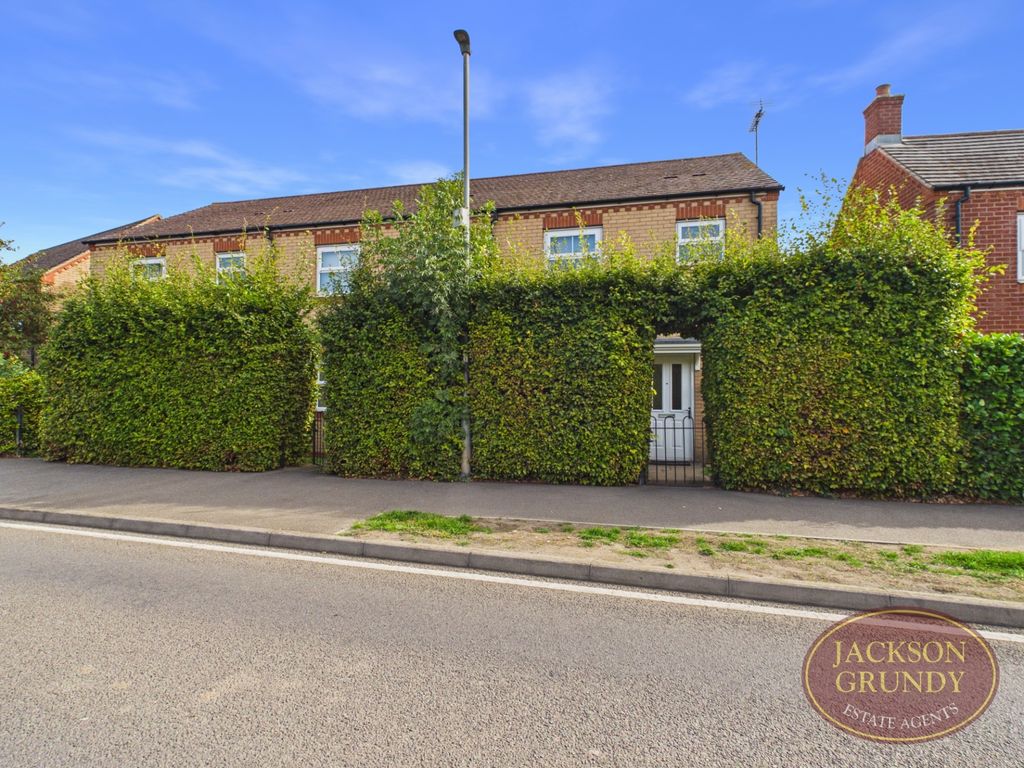Property photo 2 of 15 Stratford Road