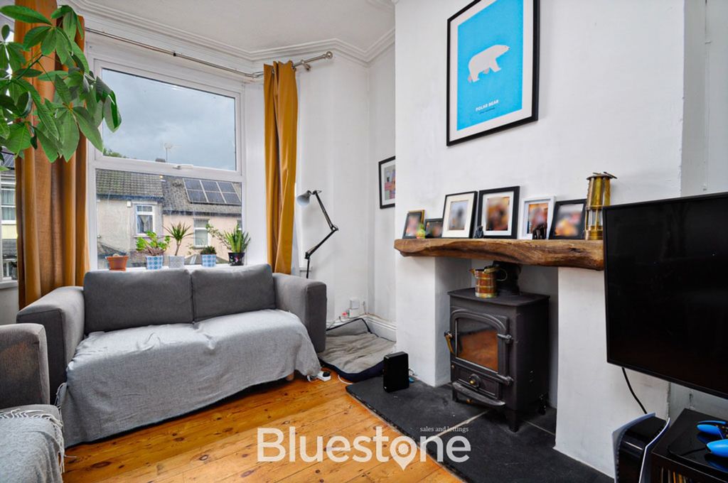 Property photo 2 of 23