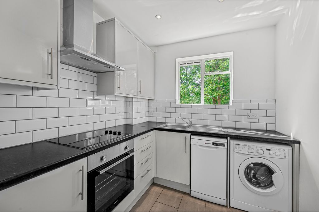 Property photo 3 of 10 Picture No. 06