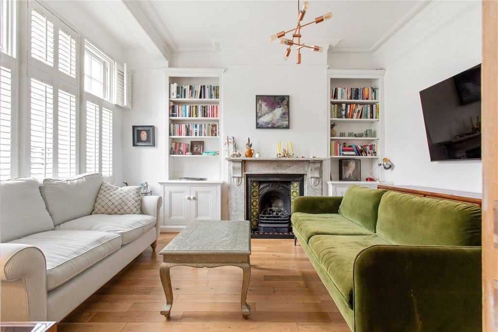 Property photo 3 of 15 Picture No. 23