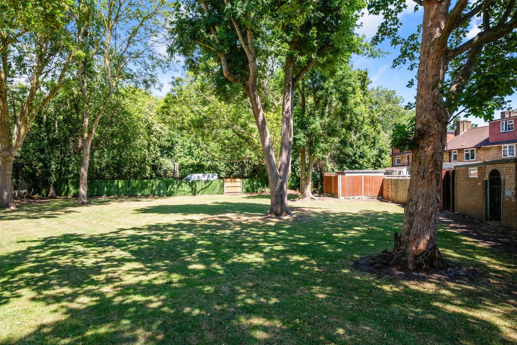 Property photo 3 of 17 Picture No. 12