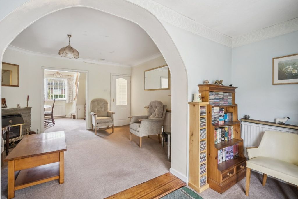 Property photo 2 of 37 Photo 13