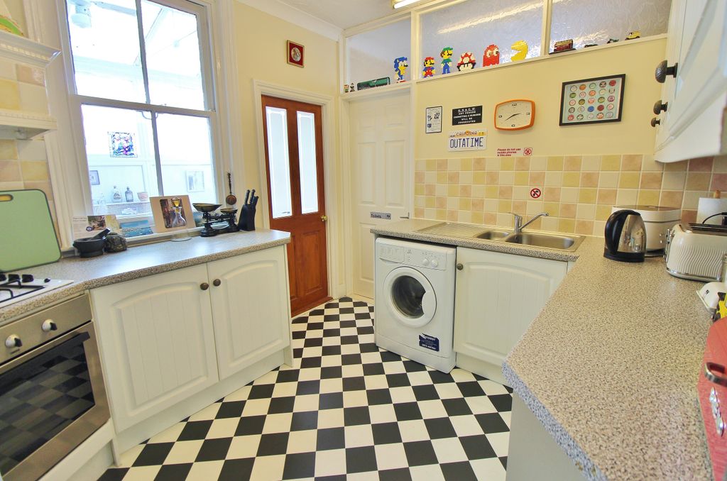 Property photo 3 of 20