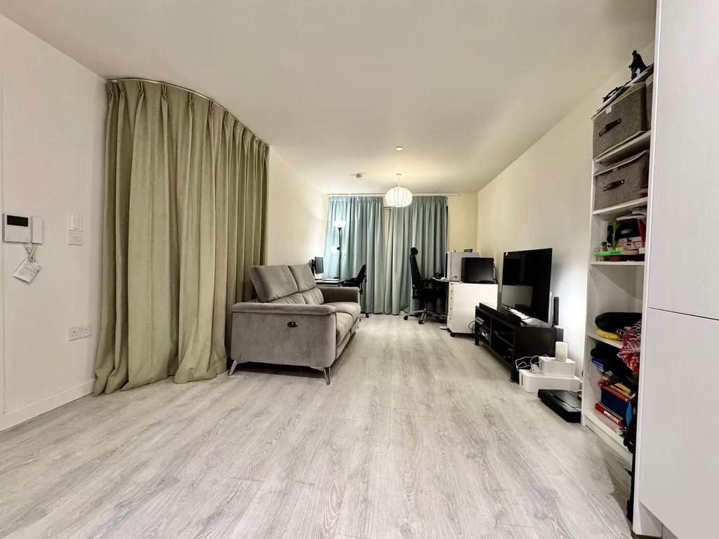 Property photo 2 of 7