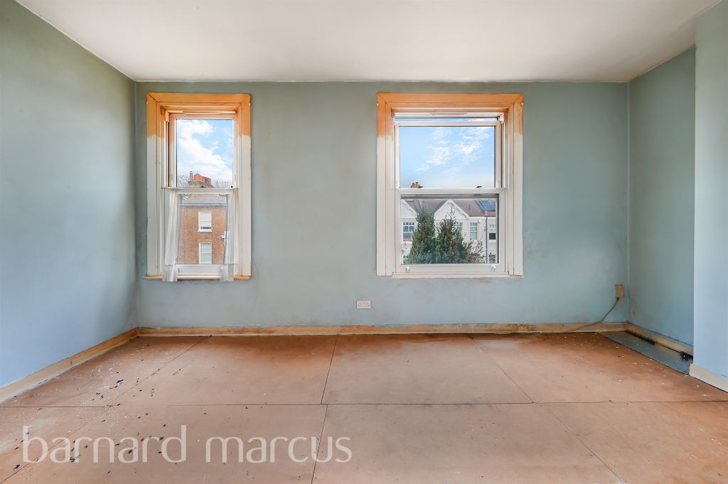 Property photo 3 of 12