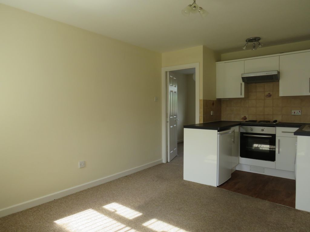 Property photo 3 of 6 Living Room